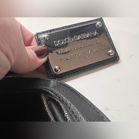 Gently used Dolce & Gabbana Miss Romantique Patent Leather Clutch D&G Black - Picture 12 of 13